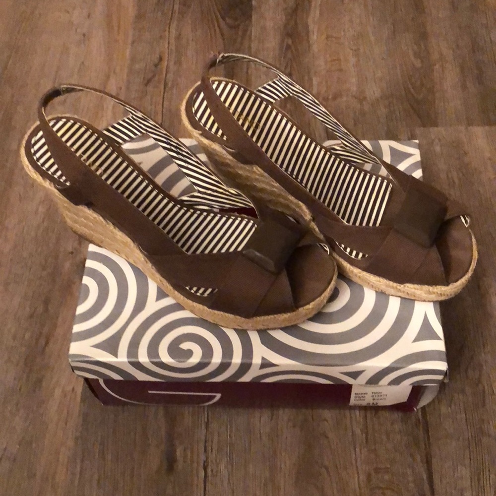 Gitano Size 8 Brown Wedges
